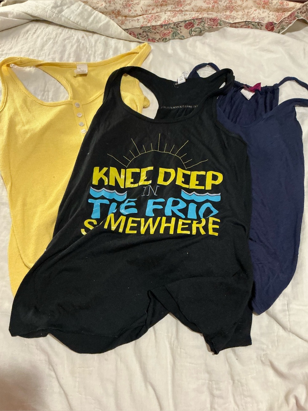 Women’s Tank Bundle Medium | 4 Pieces | Fifth Ray & Belle Du Jour
